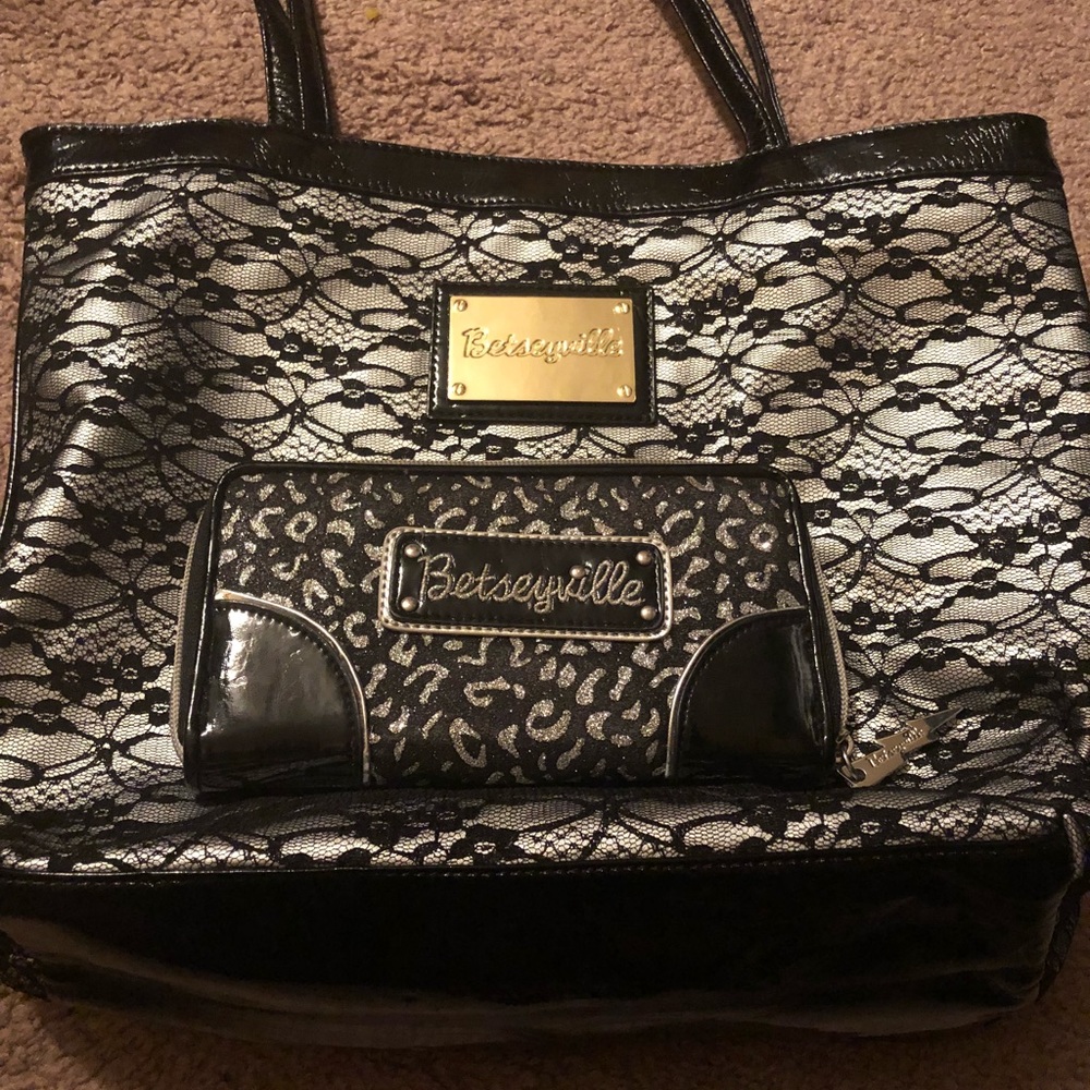 Betsyville purse and wallet glitter sliver black